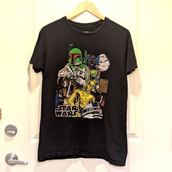 $5 Item! Size M Star Wars Graphic T-Shirt - Picture 1 of 3